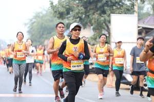 BIB: 15217
                            <button type="button" onclick="openModal(9502078)" class="btn btn-primary btn-sm float-right btn-popup" data-toggle="modal" data-target=".modal-high-quality">
                        <i class="fas fa-shopping-cart"></i> Add to Cart
                    </button>
                                            <button type="button" onclick="isThisMe(9502078, true)" class="btn btn-success btn-sm float-right btn-popup btn-isme hidden" data-toggle="tooltip" data-placement="bottom" title="นี่คือรูปของคุณใช่ไหม คลิกที่นี่เพื่อเอาเข้าอัลบั้ม">
                        <i class="fas fa-plus"></i> Add to album
                    </button>
                    <button type="button" onclick="isThisMe(9502078, false)" class="btn btn-warning btn-sm float-right btn-popup btn-isnotme hidden">
                        <i class="fas fa-ban"></i> Remove from album
                    </button>