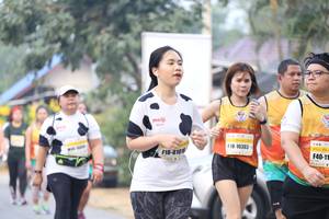 BIB: 10303, 810
                            <button type="button" onclick="openModal(9502091)" class="btn btn-primary btn-sm float-right btn-popup" data-toggle="modal" data-target=".modal-high-quality">
                        <i class="fas fa-shopping-cart"></i> Add to Cart
                    </button>
                                            <button type="button" onclick="isThisMe(9502091, true)" class="btn btn-success btn-sm float-right btn-popup btn-isme hidden" data-toggle="tooltip" data-placement="bottom" title="นี่คือรูปของคุณใช่ไหม คลิกที่นี่เพื่อเอาเข้าอัลบั้ม">
                        <i class="fas fa-plus"></i> Add to album
                    </button>
                    <button type="button" onclick="isThisMe(9502091, false)" class="btn btn-warning btn-sm float-right btn-popup btn-isnotme hidden">
                        <i class="fas fa-ban"></i> Remove from album
                    </button>