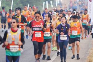 BIB: 41581, 422
                            <button type="button" onclick="openModal(7509979)" class="btn btn-primary btn-sm float-right btn-popup" data-toggle="modal" data-target=".modal-high-quality">
                        <i class="fas fa-shopping-cart"></i> Add to Cart
                    </button>
                                            <button type="button" onclick="isThisMe(7509979, true)" class="btn btn-success btn-sm float-right btn-popup btn-isme hidden" data-toggle="tooltip" data-placement="bottom" title="นี่คือรูปของคุณใช่ไหม คลิกที่นี่เพื่อเอาเข้าอัลบั้ม">
                        <i class="fas fa-plus"></i> Add to album
                    </button>
                    <button type="button" onclick="isThisMe(7509979, false)" class="btn btn-warning btn-sm float-right btn-popup btn-isnotme hidden">
                        <i class="fas fa-ban"></i> Remove from album
                    </button>