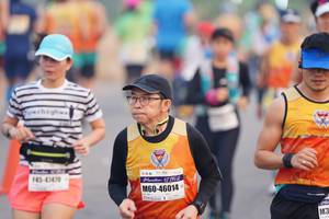 BIB: 40470, 4219, 46014
                            <button type="button" onclick="openModal(7502822)" class="btn btn-primary btn-sm float-right btn-popup" data-toggle="modal" data-target=".modal-high-quality">
                        <i class="fas fa-shopping-cart"></i> Add to Cart
                    </button>
                                            <button type="button" onclick="isThisMe(7502822, true)" class="btn btn-success btn-sm float-right btn-popup btn-isme hidden" data-toggle="tooltip" data-placement="bottom" title="นี่คือรูปของคุณใช่ไหม คลิกที่นี่เพื่อเอาเข้าอัลบั้ม">
                        <i class="fas fa-plus"></i> Add to album
                    </button>
                    <button type="button" onclick="isThisMe(7502822, false)" class="btn btn-warning btn-sm float-right btn-popup btn-isnotme hidden">
                        <i class="fas fa-ban"></i> Remove from album
                    </button>