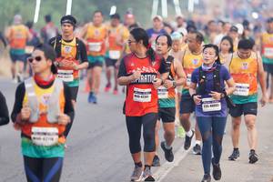 BIB: 41581, 42287, 47391, 48083
                            <button type="button" onclick="openModal(7509981)" class="btn btn-primary btn-sm float-right btn-popup" data-toggle="modal" data-target=".modal-high-quality">
                        <i class="fas fa-shopping-cart"></i> Add to Cart
                    </button>
                                            <button type="button" onclick="isThisMe(7509981, true)" class="btn btn-success btn-sm float-right btn-popup btn-isme hidden" data-toggle="tooltip" data-placement="bottom" title="นี่คือรูปของคุณใช่ไหม คลิกที่นี่เพื่อเอาเข้าอัลบั้ม">
                        <i class="fas fa-plus"></i> Add to album
                    </button>
                    <button type="button" onclick="isThisMe(7509981, false)" class="btn btn-warning btn-sm float-right btn-popup btn-isnotme hidden">
                        <i class="fas fa-ban"></i> Remove from album
                    </button>