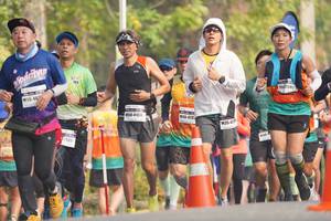 BIB: 4184, 0428, 354, 585
                            <button type="button" onclick="openModal(8316862)" class="btn btn-primary btn-sm float-right btn-popup" data-toggle="modal" data-target=".modal-high-quality">
                        <i class="fas fa-shopping-cart"></i> Add to Cart
                    </button>
                                            <button type="button" onclick="isThisMe(8316862, true)" class="btn btn-success btn-sm float-right btn-popup btn-isme hidden" data-toggle="tooltip" data-placement="bottom" title="นี่คือรูปของคุณใช่ไหม คลิกที่นี่เพื่อเอาเข้าอัลบั้ม">
                        <i class="fas fa-plus"></i> Add to album
                    </button>
                    <button type="button" onclick="isThisMe(8316862, false)" class="btn btn-warning btn-sm float-right btn-popup btn-isnotme hidden">
                        <i class="fas fa-ban"></i> Remove from album
                    </button>