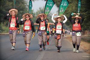 BIB: 400
                            <button type="button" onclick="openModal(10151160)" class="btn btn-primary btn-sm float-right btn-popup" data-toggle="modal" data-target=".modal-high-quality">
                        <i class="fas fa-shopping-cart"></i> Add to Cart
                    </button>
                                            <button type="button" onclick="isThisMe(10151160, true)" class="btn btn-success btn-sm float-right btn-popup btn-isme hidden" data-toggle="tooltip" data-placement="bottom" title="นี่คือรูปของคุณใช่ไหม คลิกที่นี่เพื่อเอาเข้าอัลบั้ม">
                        <i class="fas fa-plus"></i> Add to album
                    </button>
                    <button type="button" onclick="isThisMe(10151160, false)" class="btn btn-warning btn-sm float-right btn-popup btn-isnotme hidden">
                        <i class="fas fa-ban"></i> Remove from album
                    </button>