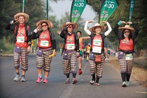 BIB: 400
                            <button type="button" onclick="openModal(10151165)" class="btn btn-primary btn-sm float-right btn-popup" data-toggle="modal" data-target=".modal-high-quality">
                        <i class="fas fa-shopping-cart"></i> Add to Cart
                    </button>
                                            <button type="button" onclick="isThisMe(10151165, true)" class="btn btn-success btn-sm float-right btn-popup btn-isme hidden" data-toggle="tooltip" data-placement="bottom" title="นี่คือรูปของคุณใช่ไหม คลิกที่นี่เพื่อเอาเข้าอัลบั้ม">
                        <i class="fas fa-plus"></i> Add to album
                    </button>
                    <button type="button" onclick="isThisMe(10151165, false)" class="btn btn-warning btn-sm float-right btn-popup btn-isnotme hidden">
                        <i class="fas fa-ban"></i> Remove from album
                    </button>