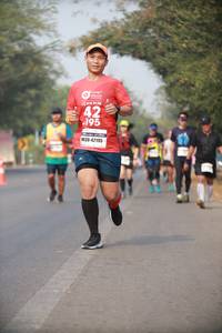 BIB: 195, 42195
                            <button type="button" onclick="openModal(10007671)" class="btn btn-primary btn-sm float-right btn-popup" data-toggle="modal" data-target=".modal-high-quality">
                        <i class="fas fa-shopping-cart"></i> Add to Cart
                    </button>
                                            <button type="button" onclick="isThisMe(10007671, true)" class="btn btn-success btn-sm float-right btn-popup btn-isme hidden" data-toggle="tooltip" data-placement="bottom" title="นี่คือรูปของคุณใช่ไหม คลิกที่นี่เพื่อเอาเข้าอัลบั้ม">
                        <i class="fas fa-plus"></i> Add to album
                    </button>
                    <button type="button" onclick="isThisMe(10007671, false)" class="btn btn-warning btn-sm float-right btn-popup btn-isnotme hidden">
                        <i class="fas fa-ban"></i> Remove from album
                    </button>