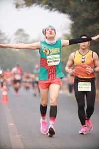 BIB: 26409, 25571
                            <button type="button" onclick="openModal(10117244)" class="btn btn-primary btn-sm float-right btn-popup" data-toggle="modal" data-target=".modal-high-quality">
                        <i class="fas fa-shopping-cart"></i> Add to Cart
                    </button>
                                            <button type="button" onclick="isThisMe(10117244, true)" class="btn btn-success btn-sm float-right btn-popup btn-isme hidden" data-toggle="tooltip" data-placement="bottom" title="นี่คือรูปของคุณใช่ไหม คลิกที่นี่เพื่อเอาเข้าอัลบั้ม">
                        <i class="fas fa-plus"></i> Add to album
                    </button>
                    <button type="button" onclick="isThisMe(10117244, false)" class="btn btn-warning btn-sm float-right btn-popup btn-isnotme hidden">
                        <i class="fas fa-ban"></i> Remove from album
                    </button>