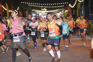 BIB: 42391, 48463
                            <button type="button" onclick="openModal(9196522)" class="btn btn-primary btn-sm float-right btn-popup" data-toggle="modal" data-target=".modal-high-quality">
                        <i class="fas fa-shopping-cart"></i> Add to Cart
                    </button>
                                            <button type="button" onclick="isThisMe(9196522, true)" class="btn btn-success btn-sm float-right btn-popup btn-isme hidden" data-toggle="tooltip" data-placement="bottom" title="นี่คือรูปของคุณใช่ไหม คลิกที่นี่เพื่อเอาเข้าอัลบั้ม">
                        <i class="fas fa-plus"></i> Add to album
                    </button>
                    <button type="button" onclick="isThisMe(9196522, false)" class="btn btn-warning btn-sm float-right btn-popup btn-isnotme hidden">
                        <i class="fas fa-ban"></i> Remove from album
                    </button>