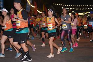 BIB: 5099
                            <button type="button" onclick="openModal(9226591)" class="btn btn-primary btn-sm float-right btn-popup" data-toggle="modal" data-target=".modal-high-quality">
                        <i class="fas fa-shopping-cart"></i> Add to Cart
                    </button>
                                            <button type="button" onclick="isThisMe(9226591, true)" class="btn btn-success btn-sm float-right btn-popup btn-isme hidden" data-toggle="tooltip" data-placement="bottom" title="นี่คือรูปของคุณใช่ไหม คลิกที่นี่เพื่อเอาเข้าอัลบั้ม">
                        <i class="fas fa-plus"></i> Add to album
                    </button>
                    <button type="button" onclick="isThisMe(9226591, false)" class="btn btn-warning btn-sm float-right btn-popup btn-isnotme hidden">
                        <i class="fas fa-ban"></i> Remove from album
                    </button>