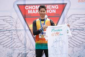 BIB: 1986, 421, 42195, 427
                            <button type="button" onclick="openModal(8828875)" class="btn btn-primary btn-sm float-right btn-popup" data-toggle="modal" data-target=".modal-high-quality">
                        <i class="fas fa-shopping-cart"></i> Add to Cart
                    </button>
                                            <button type="button" onclick="isThisMe(8828875, true)" class="btn btn-success btn-sm float-right btn-popup btn-isme hidden" data-toggle="tooltip" data-placement="bottom" title="นี่คือรูปของคุณใช่ไหม คลิกที่นี่เพื่อเอาเข้าอัลบั้ม">
                        <i class="fas fa-plus"></i> Add to album
                    </button>
                    <button type="button" onclick="isThisMe(8828875, false)" class="btn btn-warning btn-sm float-right btn-popup btn-isnotme hidden">
                        <i class="fas fa-ban"></i> Remove from album
                    </button>