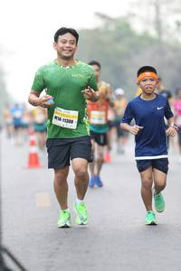 BIB: 11300
                            <button type="button" onclick="openModal(10194161)" class="btn btn-primary btn-sm float-right btn-popup" data-toggle="modal" data-target=".modal-high-quality">
                        <i class="fas fa-shopping-cart"></i> Add to Cart
                    </button>
                                            <button type="button" onclick="isThisMe(10194161, true)" class="btn btn-success btn-sm float-right btn-popup btn-isme hidden" data-toggle="tooltip" data-placement="bottom" title="นี่คือรูปของคุณใช่ไหม คลิกที่นี่เพื่อเอาเข้าอัลบั้ม">
                        <i class="fas fa-plus"></i> Add to album
                    </button>
                    <button type="button" onclick="isThisMe(10194161, false)" class="btn btn-warning btn-sm float-right btn-popup btn-isnotme hidden">
                        <i class="fas fa-ban"></i> Remove from album
                    </button>