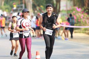 BIB: 42988, 41095
                            <button type="button" onclick="openModal(7570264)" class="btn btn-primary btn-sm float-right btn-popup" data-toggle="modal" data-target=".modal-high-quality">
                        <i class="fas fa-shopping-cart"></i> Add to Cart
                    </button>
                                            <button type="button" onclick="isThisMe(7570264, true)" class="btn btn-success btn-sm float-right btn-popup btn-isme hidden" data-toggle="tooltip" data-placement="bottom" title="นี่คือรูปของคุณใช่ไหม คลิกที่นี่เพื่อเอาเข้าอัลบั้ม">
                        <i class="fas fa-plus"></i> Add to album
                    </button>
                    <button type="button" onclick="isThisMe(7570264, false)" class="btn btn-warning btn-sm float-right btn-popup btn-isnotme hidden">
                        <i class="fas fa-ban"></i> Remove from album
                    </button>