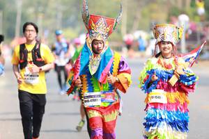 BIB: 1546, 47081
                            <button type="button" onclick="openModal(7578098)" class="btn btn-primary btn-sm float-right btn-popup" data-toggle="modal" data-target=".modal-high-quality">
                        <i class="fas fa-shopping-cart"></i> Add to Cart
                    </button>
                                            <button type="button" onclick="isThisMe(7578098, true)" class="btn btn-success btn-sm float-right btn-popup btn-isme hidden" data-toggle="tooltip" data-placement="bottom" title="นี่คือรูปของคุณใช่ไหม คลิกที่นี่เพื่อเอาเข้าอัลบั้ม">
                        <i class="fas fa-plus"></i> Add to album
                    </button>
                    <button type="button" onclick="isThisMe(7578098, false)" class="btn btn-warning btn-sm float-right btn-popup btn-isnotme hidden">
                        <i class="fas fa-ban"></i> Remove from album
                    </button>