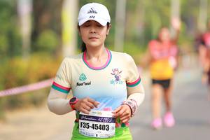 BIB: 42195, 45403
                            <button type="button" onclick="openModal(7519411)" class="btn btn-primary btn-sm float-right btn-popup" data-toggle="modal" data-target=".modal-high-quality">
                        <i class="fas fa-shopping-cart"></i> Add to Cart
                    </button>
                                            <button type="button" onclick="isThisMe(7519411, true)" class="btn btn-success btn-sm float-right btn-popup btn-isme hidden" data-toggle="tooltip" data-placement="bottom" title="นี่คือรูปของคุณใช่ไหม คลิกที่นี่เพื่อเอาเข้าอัลบั้ม">
                        <i class="fas fa-plus"></i> Add to album
                    </button>
                    <button type="button" onclick="isThisMe(7519411, false)" class="btn btn-warning btn-sm float-right btn-popup btn-isnotme hidden">
                        <i class="fas fa-ban"></i> Remove from album
                    </button>