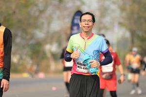 BIB: 410
                            <button type="button" onclick="openModal(9237255)" class="btn btn-primary btn-sm float-right btn-popup" data-toggle="modal" data-target=".modal-high-quality">
                        <i class="fas fa-shopping-cart"></i> Add to Cart
                    </button>
                                            <button type="button" onclick="isThisMe(9237255, true)" class="btn btn-success btn-sm float-right btn-popup btn-isme hidden" data-toggle="tooltip" data-placement="bottom" title="นี่คือรูปของคุณใช่ไหม คลิกที่นี่เพื่อเอาเข้าอัลบั้ม">
                        <i class="fas fa-plus"></i> Add to album
                    </button>
                    <button type="button" onclick="isThisMe(9237255, false)" class="btn btn-warning btn-sm float-right btn-popup btn-isnotme hidden">
                        <i class="fas fa-ban"></i> Remove from album
                    </button>