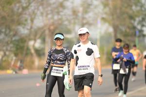 BIB: 46575, 40563
                            <button type="button" onclick="openModal(9233070)" class="btn btn-primary btn-sm float-right btn-popup" data-toggle="modal" data-target=".modal-high-quality">
                        <i class="fas fa-shopping-cart"></i> Add to Cart
                    </button>
                                            <button type="button" onclick="isThisMe(9233070, true)" class="btn btn-success btn-sm float-right btn-popup btn-isme hidden" data-toggle="tooltip" data-placement="bottom" title="นี่คือรูปของคุณใช่ไหม คลิกที่นี่เพื่อเอาเข้าอัลบั้ม">
                        <i class="fas fa-plus"></i> Add to album
                    </button>
                    <button type="button" onclick="isThisMe(9233070, false)" class="btn btn-warning btn-sm float-right btn-popup btn-isnotme hidden">
                        <i class="fas fa-ban"></i> Remove from album
                    </button>