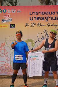 BIB: 42195, 42041
                            <button type="button" onclick="openModal(8214035)" class="btn btn-primary btn-sm float-right btn-popup" data-toggle="modal" data-target=".modal-high-quality">
                        <i class="fas fa-shopping-cart"></i> Add to Cart
                    </button>
                                            <button type="button" onclick="isThisMe(8214035, true)" class="btn btn-success btn-sm float-right btn-popup btn-isme hidden" data-toggle="tooltip" data-placement="bottom" title="นี่คือรูปของคุณใช่ไหม คลิกที่นี่เพื่อเอาเข้าอัลบั้ม">
                        <i class="fas fa-plus"></i> Add to album
                    </button>
                    <button type="button" onclick="isThisMe(8214035, false)" class="btn btn-warning btn-sm float-right btn-popup btn-isnotme hidden">
                        <i class="fas fa-ban"></i> Remove from album
                    </button>