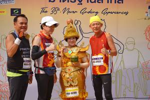 BIB: 47032, 16708
                            <button type="button" onclick="openModal(8196817)" class="btn btn-primary btn-sm float-right btn-popup" data-toggle="modal" data-target=".modal-high-quality">
                        <i class="fas fa-shopping-cart"></i> Add to Cart
                    </button>
                                            <button type="button" onclick="isThisMe(8196817, true)" class="btn btn-success btn-sm float-right btn-popup btn-isme hidden" data-toggle="tooltip" data-placement="bottom" title="นี่คือรูปของคุณใช่ไหม คลิกที่นี่เพื่อเอาเข้าอัลบั้ม">
                        <i class="fas fa-plus"></i> Add to album
                    </button>
                    <button type="button" onclick="isThisMe(8196817, false)" class="btn btn-warning btn-sm float-right btn-popup btn-isnotme hidden">
                        <i class="fas fa-ban"></i> Remove from album
                    </button>