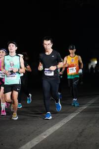 BIB: 427, 40623, 40668
                            <button type="button" onclick="openModal(7865937)" class="btn btn-primary btn-sm float-right btn-popup" data-toggle="modal" data-target=".modal-high-quality">
                        <i class="fas fa-shopping-cart"></i> Add to Cart
                    </button>
                                            <button type="button" onclick="isThisMe(7865937, true)" class="btn btn-success btn-sm float-right btn-popup btn-isme hidden" data-toggle="tooltip" data-placement="bottom" title="นี่คือรูปของคุณใช่ไหม คลิกที่นี่เพื่อเอาเข้าอัลบั้ม">
                        <i class="fas fa-plus"></i> Add to album
                    </button>
                    <button type="button" onclick="isThisMe(7865937, false)" class="btn btn-warning btn-sm float-right btn-popup btn-isnotme hidden">
                        <i class="fas fa-ban"></i> Remove from album
                    </button>