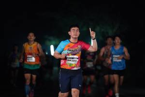 BIB: 0810
                            <button type="button" onclick="openModal(8359888)" class="btn btn-primary btn-sm float-right btn-popup" data-toggle="modal" data-target=".modal-high-quality">
                        <i class="fas fa-shopping-cart"></i> Add to Cart
                    </button>
                                            <button type="button" onclick="isThisMe(8359888, true)" class="btn btn-success btn-sm float-right btn-popup btn-isme hidden" data-toggle="tooltip" data-placement="bottom" title="นี่คือรูปของคุณใช่ไหม คลิกที่นี่เพื่อเอาเข้าอัลบั้ม">
                        <i class="fas fa-plus"></i> Add to album
                    </button>
                    <button type="button" onclick="isThisMe(8359888, false)" class="btn btn-warning btn-sm float-right btn-popup btn-isnotme hidden">
                        <i class="fas fa-ban"></i> Remove from album
                    </button>