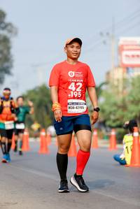BIB: 195, 42195
                            <button type="button" onclick="openModal(9108248)" class="btn btn-primary btn-sm float-right btn-popup" data-toggle="modal" data-target=".modal-high-quality">
                        <i class="fas fa-shopping-cart"></i> Add to Cart
                    </button>
                                            <button type="button" onclick="isThisMe(9108248, true)" class="btn btn-success btn-sm float-right btn-popup btn-isme hidden" data-toggle="tooltip" data-placement="bottom" title="นี่คือรูปของคุณใช่ไหม คลิกที่นี่เพื่อเอาเข้าอัลบั้ม">
                        <i class="fas fa-plus"></i> Add to album
                    </button>
                    <button type="button" onclick="isThisMe(9108248, false)" class="btn btn-warning btn-sm float-right btn-popup btn-isnotme hidden">
                        <i class="fas fa-ban"></i> Remove from album
                    </button>