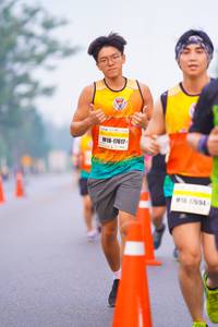 BIB: 17617, 17694
                            <button type="button" onclick="openModal(7360553)" class="btn btn-primary btn-sm float-right btn-popup" data-toggle="modal" data-target=".modal-high-quality">
                        <i class="fas fa-shopping-cart"></i> Add to Cart
                    </button>
                                            <button type="button" onclick="isThisMe(7360553, true)" class="btn btn-success btn-sm float-right btn-popup btn-isme hidden" data-toggle="tooltip" data-placement="bottom" title="นี่คือรูปของคุณใช่ไหม คลิกที่นี่เพื่อเอาเข้าอัลบั้ม">
                        <i class="fas fa-plus"></i> Add to album
                    </button>
                    <button type="button" onclick="isThisMe(7360553, false)" class="btn btn-warning btn-sm float-right btn-popup btn-isnotme hidden">
                        <i class="fas fa-ban"></i> Remove from album
                    </button>