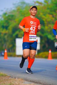 BIB: 195, 42195
                            <button type="button" onclick="openModal(7771072)" class="btn btn-primary btn-sm float-right btn-popup" data-toggle="modal" data-target=".modal-high-quality">
                        <i class="fas fa-shopping-cart"></i> Add to Cart
                    </button>
                                            <button type="button" onclick="isThisMe(7771072, true)" class="btn btn-success btn-sm float-right btn-popup btn-isme hidden" data-toggle="tooltip" data-placement="bottom" title="นี่คือรูปของคุณใช่ไหม คลิกที่นี่เพื่อเอาเข้าอัลบั้ม">
                        <i class="fas fa-plus"></i> Add to album
                    </button>
                    <button type="button" onclick="isThisMe(7771072, false)" class="btn btn-warning btn-sm float-right btn-popup btn-isnotme hidden">
                        <i class="fas fa-ban"></i> Remove from album
                    </button>