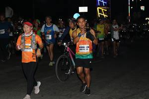 BIB: 476
                            <button type="button" onclick="openModal(7649620)" class="btn btn-primary btn-sm float-right btn-popup" data-toggle="modal" data-target=".modal-high-quality">
                        <i class="fas fa-shopping-cart"></i> Add to Cart
                    </button>
                                            <button type="button" onclick="isThisMe(7649620, true)" class="btn btn-success btn-sm float-right btn-popup btn-isme hidden" data-toggle="tooltip" data-placement="bottom" title="นี่คือรูปของคุณใช่ไหม คลิกที่นี่เพื่อเอาเข้าอัลบั้ม">
                        <i class="fas fa-plus"></i> Add to album
                    </button>
                    <button type="button" onclick="isThisMe(7649620, false)" class="btn btn-warning btn-sm float-right btn-popup btn-isnotme hidden">
                        <i class="fas fa-ban"></i> Remove from album
                    </button>