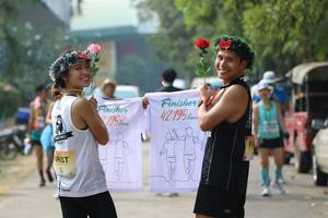 BIB: 42195, 195
                            <button type="button" onclick="openModal(8924005)" class="btn btn-primary btn-sm float-right btn-popup" data-toggle="modal" data-target=".modal-high-quality">
                        <i class="fas fa-shopping-cart"></i> Add to Cart
                    </button>
                                            <button type="button" onclick="isThisMe(8924005, true)" class="btn btn-success btn-sm float-right btn-popup btn-isme hidden" data-toggle="tooltip" data-placement="bottom" title="นี่คือรูปของคุณใช่ไหม คลิกที่นี่เพื่อเอาเข้าอัลบั้ม">
                        <i class="fas fa-plus"></i> Add to album
                    </button>
                    <button type="button" onclick="isThisMe(8924005, false)" class="btn btn-warning btn-sm float-right btn-popup btn-isnotme hidden">
                        <i class="fas fa-ban"></i> Remove from album
                    </button>