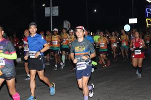 BIB: 4562, 313, 42403
                            <button type="button" onclick="openModal(7626189)" class="btn btn-primary btn-sm float-right btn-popup" data-toggle="modal" data-target=".modal-high-quality">
                        <i class="fas fa-shopping-cart"></i> Add to Cart
                    </button>
                                            <button type="button" onclick="isThisMe(7626189, true)" class="btn btn-success btn-sm float-right btn-popup btn-isme hidden" data-toggle="tooltip" data-placement="bottom" title="นี่คือรูปของคุณใช่ไหม คลิกที่นี่เพื่อเอาเข้าอัลบั้ม">
                        <i class="fas fa-plus"></i> Add to album
                    </button>
                    <button type="button" onclick="isThisMe(7626189, false)" class="btn btn-warning btn-sm float-right btn-popup btn-isnotme hidden">
                        <i class="fas fa-ban"></i> Remove from album
                    </button>