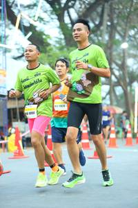 BIB: 11824, 968
                            <button type="button" onclick="openModal(7573053)" class="btn btn-primary btn-sm float-right btn-popup" data-toggle="modal" data-target=".modal-high-quality">
                        <i class="fas fa-shopping-cart"></i> Add to Cart
                    </button>
                                            <button type="button" onclick="isThisMe(7573053, true)" class="btn btn-success btn-sm float-right btn-popup btn-isme hidden" data-toggle="tooltip" data-placement="bottom" title="นี่คือรูปของคุณใช่ไหม คลิกที่นี่เพื่อเอาเข้าอัลบั้ม">
                        <i class="fas fa-plus"></i> Add to album
                    </button>
                    <button type="button" onclick="isThisMe(7573053, false)" class="btn btn-warning btn-sm float-right btn-popup btn-isnotme hidden">
                        <i class="fas fa-ban"></i> Remove from album
                    </button>