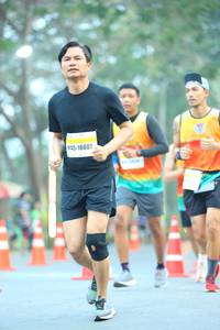 BIB: 16607
                            <button type="button" onclick="openModal(7561325)" class="btn btn-primary btn-sm float-right btn-popup" data-toggle="modal" data-target=".modal-high-quality">
                        <i class="fas fa-shopping-cart"></i> Add to Cart
                    </button>
                                            <button type="button" onclick="isThisMe(7561325, true)" class="btn btn-success btn-sm float-right btn-popup btn-isme hidden" data-toggle="tooltip" data-placement="bottom" title="นี่คือรูปของคุณใช่ไหม คลิกที่นี่เพื่อเอาเข้าอัลบั้ม">
                        <i class="fas fa-plus"></i> Add to album
                    </button>
                    <button type="button" onclick="isThisMe(7561325, false)" class="btn btn-warning btn-sm float-right btn-popup btn-isnotme hidden">
                        <i class="fas fa-ban"></i> Remove from album
                    </button>