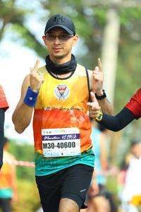 BIB: 421952, 40600
                            <button type="button" onclick="openModal(8115181)" class="btn btn-primary btn-sm float-right btn-popup" data-toggle="modal" data-target=".modal-high-quality">
                        <i class="fas fa-shopping-cart"></i> Add to Cart
                    </button>
                                            <button type="button" onclick="isThisMe(8115181, true)" class="btn btn-success btn-sm float-right btn-popup btn-isme hidden" data-toggle="tooltip" data-placement="bottom" title="นี่คือรูปของคุณใช่ไหม คลิกที่นี่เพื่อเอาเข้าอัลบั้ม">
                        <i class="fas fa-plus"></i> Add to album
                    </button>
                    <button type="button" onclick="isThisMe(8115181, false)" class="btn btn-warning btn-sm float-right btn-popup btn-isnotme hidden">
                        <i class="fas fa-ban"></i> Remove from album
                    </button>