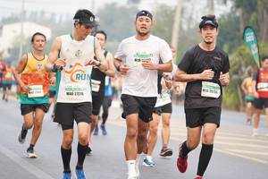 BIB: 300, 26136, 27278
                            <button type="button" onclick="openModal(9621279)" class="btn btn-primary btn-sm float-right btn-popup" data-toggle="modal" data-target=".modal-high-quality">
                        <i class="fas fa-shopping-cart"></i> Add to Cart
                    </button>
                                            <button type="button" onclick="isThisMe(9621279, true)" class="btn btn-success btn-sm float-right btn-popup btn-isme hidden" data-toggle="tooltip" data-placement="bottom" title="นี่คือรูปของคุณใช่ไหม คลิกที่นี่เพื่อเอาเข้าอัลบั้ม">
                        <i class="fas fa-plus"></i> Add to album
                    </button>
                    <button type="button" onclick="isThisMe(9621279, false)" class="btn btn-warning btn-sm float-right btn-popup btn-isnotme hidden">
                        <i class="fas fa-ban"></i> Remove from album
                    </button>