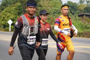 BIB: 5446, 4165, 4035
                            <button type="button" onclick="openModal(9659842)" class="btn btn-primary btn-sm float-right btn-popup" data-toggle="modal" data-target=".modal-high-quality">
                        <i class="fas fa-shopping-cart"></i> Add to Cart
                    </button>
                                            <button type="button" onclick="isThisMe(9659842, true)" class="btn btn-success btn-sm float-right btn-popup btn-isme hidden" data-toggle="tooltip" data-placement="bottom" title="นี่คือรูปของคุณใช่ไหม คลิกที่นี่เพื่อเอาเข้าอัลบั้ม">
                        <i class="fas fa-plus"></i> Add to album
                    </button>
                    <button type="button" onclick="isThisMe(9659842, false)" class="btn btn-warning btn-sm float-right btn-popup btn-isnotme hidden">
                        <i class="fas fa-ban"></i> Remove from album
                    </button>