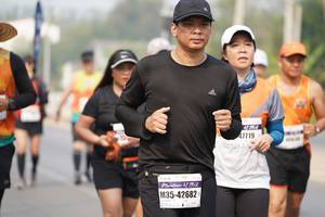 BIB: 7719, 42195, 42682
                            <button type="button" onclick="openModal(9317071)" class="btn btn-primary btn-sm float-right btn-popup" data-toggle="modal" data-target=".modal-high-quality">
                        <i class="fas fa-shopping-cart"></i> Add to Cart
                    </button>
                                            <button type="button" onclick="isThisMe(9317071, true)" class="btn btn-success btn-sm float-right btn-popup btn-isme hidden" data-toggle="tooltip" data-placement="bottom" title="นี่คือรูปของคุณใช่ไหม คลิกที่นี่เพื่อเอาเข้าอัลบั้ม">
                        <i class="fas fa-plus"></i> Add to album
                    </button>
                    <button type="button" onclick="isThisMe(9317071, false)" class="btn btn-warning btn-sm float-right btn-popup btn-isnotme hidden">
                        <i class="fas fa-ban"></i> Remove from album
                    </button>