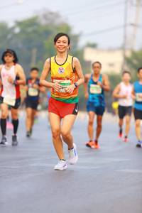 BIB: 011
                            <button type="button" onclick="openModal(7331270)" class="btn btn-primary btn-sm float-right btn-popup" data-toggle="modal" data-target=".modal-high-quality">
                        <i class="fas fa-shopping-cart"></i> Add to Cart
                    </button>
                                            <button type="button" onclick="isThisMe(7331270, true)" class="btn btn-success btn-sm float-right btn-popup btn-isme hidden" data-toggle="tooltip" data-placement="bottom" title="นี่คือรูปของคุณใช่ไหม คลิกที่นี่เพื่อเอาเข้าอัลบั้ม">
                        <i class="fas fa-plus"></i> Add to album
                    </button>
                    <button type="button" onclick="isThisMe(7331270, false)" class="btn btn-warning btn-sm float-right btn-popup btn-isnotme hidden">
                        <i class="fas fa-ban"></i> Remove from album
                    </button>