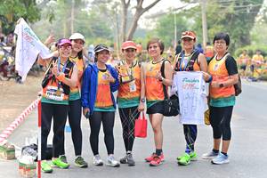 BIB: 42195, 404, 195
                            <button type="button" onclick="openModal(7507874)" class="btn btn-primary btn-sm float-right btn-popup" data-toggle="modal" data-target=".modal-high-quality">
                        <i class="fas fa-shopping-cart"></i> Add to Cart
                    </button>
                                            <button type="button" onclick="isThisMe(7507874, true)" class="btn btn-success btn-sm float-right btn-popup btn-isme hidden" data-toggle="tooltip" data-placement="bottom" title="นี่คือรูปของคุณใช่ไหม คลิกที่นี่เพื่อเอาเข้าอัลบั้ม">
                        <i class="fas fa-plus"></i> Add to album
                    </button>
                    <button type="button" onclick="isThisMe(7507874, false)" class="btn btn-warning btn-sm float-right btn-popup btn-isnotme hidden">
                        <i class="fas fa-ban"></i> Remove from album
                    </button>