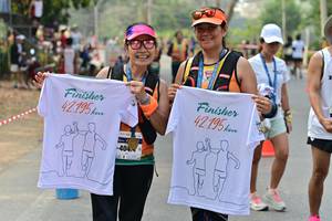 BIB: 42195, 404
                            <button type="button" onclick="openModal(9996374)" class="btn btn-primary btn-sm float-right btn-popup" data-toggle="modal" data-target=".modal-high-quality">
                        <i class="fas fa-shopping-cart"></i> Add to Cart
                    </button>
                                            <button type="button" onclick="isThisMe(9996374, true)" class="btn btn-success btn-sm float-right btn-popup btn-isme hidden" data-toggle="tooltip" data-placement="bottom" title="นี่คือรูปของคุณใช่ไหม คลิกที่นี่เพื่อเอาเข้าอัลบั้ม">
                        <i class="fas fa-plus"></i> Add to album
                    </button>
                    <button type="button" onclick="isThisMe(9996374, false)" class="btn btn-warning btn-sm float-right btn-popup btn-isnotme hidden">
                        <i class="fas fa-ban"></i> Remove from album
                    </button>