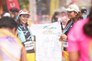 BIB: 42195, 933
                            <button type="button" onclick="openModal(8352920)" class="btn btn-primary btn-sm float-right btn-popup" data-toggle="modal" data-target=".modal-high-quality">
                        <i class="fas fa-shopping-cart"></i> Add to Cart
                    </button>
                                            <button type="button" onclick="isThisMe(8352920, true)" class="btn btn-success btn-sm float-right btn-popup btn-isme hidden" data-toggle="tooltip" data-placement="bottom" title="นี่คือรูปของคุณใช่ไหม คลิกที่นี่เพื่อเอาเข้าอัลบั้ม">
                        <i class="fas fa-plus"></i> Add to album
                    </button>
                    <button type="button" onclick="isThisMe(8352920, false)" class="btn btn-warning btn-sm float-right btn-popup btn-isnotme hidden">
                        <i class="fas fa-ban"></i> Remove from album
                    </button>