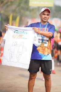 BIB: 42195, 495
                            <button type="button" onclick="openModal(8355041)" class="btn btn-primary btn-sm float-right btn-popup" data-toggle="modal" data-target=".modal-high-quality">
                        <i class="fas fa-shopping-cart"></i> Add to Cart
                    </button>
                                            <button type="button" onclick="isThisMe(8355041, true)" class="btn btn-success btn-sm float-right btn-popup btn-isme hidden" data-toggle="tooltip" data-placement="bottom" title="นี่คือรูปของคุณใช่ไหม คลิกที่นี่เพื่อเอาเข้าอัลบั้ม">
                        <i class="fas fa-plus"></i> Add to album
                    </button>
                    <button type="button" onclick="isThisMe(8355041, false)" class="btn btn-warning btn-sm float-right btn-popup btn-isnotme hidden">
                        <i class="fas fa-ban"></i> Remove from album
                    </button>