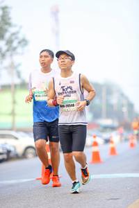BIB: 2148, 20548
                            <button type="button" onclick="openModal(8121214)" class="btn btn-primary btn-sm float-right btn-popup" data-toggle="modal" data-target=".modal-high-quality">
                        <i class="fas fa-shopping-cart"></i> Add to Cart
                    </button>
                                            <button type="button" onclick="isThisMe(8121214, true)" class="btn btn-success btn-sm float-right btn-popup btn-isme hidden" data-toggle="tooltip" data-placement="bottom" title="นี่คือรูปของคุณใช่ไหม คลิกที่นี่เพื่อเอาเข้าอัลบั้ม">
                        <i class="fas fa-plus"></i> Add to album
                    </button>
                    <button type="button" onclick="isThisMe(8121214, false)" class="btn btn-warning btn-sm float-right btn-popup btn-isnotme hidden">
                        <i class="fas fa-ban"></i> Remove from album
                    </button>