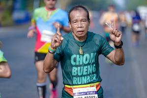 BIB: 42195, 0202
                            <button type="button" onclick="openModal(9852584)" class="btn btn-primary btn-sm float-right btn-popup" data-toggle="modal" data-target=".modal-high-quality">
                        <i class="fas fa-shopping-cart"></i> Add to Cart
                    </button>
                                            <button type="button" onclick="isThisMe(9852584, true)" class="btn btn-success btn-sm float-right btn-popup btn-isme hidden" data-toggle="tooltip" data-placement="bottom" title="นี่คือรูปของคุณใช่ไหม คลิกที่นี่เพื่อเอาเข้าอัลบั้ม">
                        <i class="fas fa-plus"></i> Add to album
                    </button>
                    <button type="button" onclick="isThisMe(9852584, false)" class="btn btn-warning btn-sm float-right btn-popup btn-isnotme hidden">
                        <i class="fas fa-ban"></i> Remove from album
                    </button>