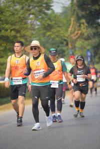 BIB: 41125
                            <button type="button" onclick="openModal(8933975)" class="btn btn-primary btn-sm float-right btn-popup" data-toggle="modal" data-target=".modal-high-quality">
                        <i class="fas fa-shopping-cart"></i> Add to Cart
                    </button>
                                            <button type="button" onclick="isThisMe(8933975, true)" class="btn btn-success btn-sm float-right btn-popup btn-isme hidden" data-toggle="tooltip" data-placement="bottom" title="นี่คือรูปของคุณใช่ไหม คลิกที่นี่เพื่อเอาเข้าอัลบั้ม">
                        <i class="fas fa-plus"></i> Add to album
                    </button>
                    <button type="button" onclick="isThisMe(8933975, false)" class="btn btn-warning btn-sm float-right btn-popup btn-isnotme hidden">
                        <i class="fas fa-ban"></i> Remove from album
                    </button>