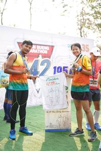 BIB: 105, 42195
                            <button type="button" onclick="openModal(8521709)" class="btn btn-primary btn-sm float-right btn-popup" data-toggle="modal" data-target=".modal-high-quality">
                        <i class="fas fa-shopping-cart"></i> Add to Cart
                    </button>
                                            <button type="button" onclick="isThisMe(8521709, true)" class="btn btn-success btn-sm float-right btn-popup btn-isme hidden" data-toggle="tooltip" data-placement="bottom" title="นี่คือรูปของคุณใช่ไหม คลิกที่นี่เพื่อเอาเข้าอัลบั้ม">
                        <i class="fas fa-plus"></i> Add to album
                    </button>
                    <button type="button" onclick="isThisMe(8521709, false)" class="btn btn-warning btn-sm float-right btn-popup btn-isnotme hidden">
                        <i class="fas fa-ban"></i> Remove from album
                    </button>