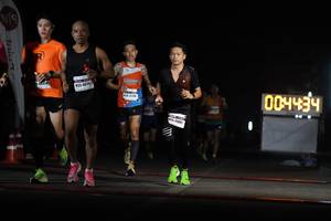 BIB: 220, 004440
                            <button type="button" onclick="openModal(8800865)" class="btn btn-primary btn-sm float-right btn-popup" data-toggle="modal" data-target=".modal-high-quality">
                        <i class="fas fa-shopping-cart"></i> Add to Cart
                    </button>
                                            <button type="button" onclick="isThisMe(8800865, true)" class="btn btn-success btn-sm float-right btn-popup btn-isme hidden" data-toggle="tooltip" data-placement="bottom" title="นี่คือรูปของคุณใช่ไหม คลิกที่นี่เพื่อเอาเข้าอัลบั้ม">
                        <i class="fas fa-plus"></i> Add to album
                    </button>
                    <button type="button" onclick="isThisMe(8800865, false)" class="btn btn-warning btn-sm float-right btn-popup btn-isnotme hidden">
                        <i class="fas fa-ban"></i> Remove from album
                    </button>