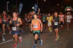 BIB: 445
                            <button type="button" onclick="openModal(9477034)" class="btn btn-primary btn-sm float-right btn-popup" data-toggle="modal" data-target=".modal-high-quality">
                        <i class="fas fa-shopping-cart"></i> Add to Cart
                    </button>
                                            <button type="button" onclick="isThisMe(9477034, true)" class="btn btn-success btn-sm float-right btn-popup btn-isme hidden" data-toggle="tooltip" data-placement="bottom" title="นี่คือรูปของคุณใช่ไหม คลิกที่นี่เพื่อเอาเข้าอัลบั้ม">
                        <i class="fas fa-plus"></i> Add to album
                    </button>
                    <button type="button" onclick="isThisMe(9477034, false)" class="btn btn-warning btn-sm float-right btn-popup btn-isnotme hidden">
                        <i class="fas fa-ban"></i> Remove from album
                    </button>