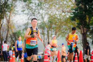 BIB: 413
                            <button type="button" onclick="openModal(9387960)" class="btn btn-primary btn-sm float-right btn-popup" data-toggle="modal" data-target=".modal-high-quality">
                        <i class="fas fa-shopping-cart"></i> Add to Cart
                    </button>
                                            <button type="button" onclick="isThisMe(9387960, true)" class="btn btn-success btn-sm float-right btn-popup btn-isme hidden" data-toggle="tooltip" data-placement="bottom" title="นี่คือรูปของคุณใช่ไหม คลิกที่นี่เพื่อเอาเข้าอัลบั้ม">
                        <i class="fas fa-plus"></i> Add to album
                    </button>
                    <button type="button" onclick="isThisMe(9387960, false)" class="btn btn-warning btn-sm float-right btn-popup btn-isnotme hidden">
                        <i class="fas fa-ban"></i> Remove from album
                    </button>