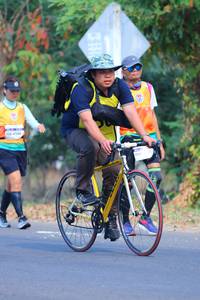 BIB: 47548
                            <button type="button" onclick="openModal(7456982)" class="btn btn-primary btn-sm float-right btn-popup" data-toggle="modal" data-target=".modal-high-quality">
                        <i class="fas fa-shopping-cart"></i> Add to Cart
                    </button>
                                            <button type="button" onclick="isThisMe(7456982, true)" class="btn btn-success btn-sm float-right btn-popup btn-isme hidden" data-toggle="tooltip" data-placement="bottom" title="นี่คือรูปของคุณใช่ไหม คลิกที่นี่เพื่อเอาเข้าอัลบั้ม">
                        <i class="fas fa-plus"></i> Add to album
                    </button>
                    <button type="button" onclick="isThisMe(7456982, false)" class="btn btn-warning btn-sm float-right btn-popup btn-isnotme hidden">
                        <i class="fas fa-ban"></i> Remove from album
                    </button>