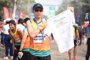 BIB: 42195, 421, 4160
                            <button type="button" onclick="openModal(8884824)" class="btn btn-primary btn-sm float-right btn-popup" data-toggle="modal" data-target=".modal-high-quality">
                        <i class="fas fa-shopping-cart"></i> Add to Cart
                    </button>
                                            <button type="button" onclick="isThisMe(8884824, true)" class="btn btn-success btn-sm float-right btn-popup btn-isme hidden" data-toggle="tooltip" data-placement="bottom" title="นี่คือรูปของคุณใช่ไหม คลิกที่นี่เพื่อเอาเข้าอัลบั้ม">
                        <i class="fas fa-plus"></i> Add to album
                    </button>
                    <button type="button" onclick="isThisMe(8884824, false)" class="btn btn-warning btn-sm float-right btn-popup btn-isnotme hidden">
                        <i class="fas fa-ban"></i> Remove from album
                    </button>