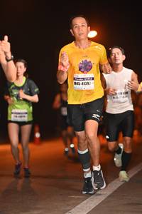 BIB: 41393, 435
                            <button type="button" onclick="openModal(7764729)" class="btn btn-primary btn-sm float-right btn-popup" data-toggle="modal" data-target=".modal-high-quality">
                        <i class="fas fa-shopping-cart"></i> Add to Cart
                    </button>
                                            <button type="button" onclick="isThisMe(7764729, true)" class="btn btn-success btn-sm float-right btn-popup btn-isme hidden" data-toggle="tooltip" data-placement="bottom" title="นี่คือรูปของคุณใช่ไหม คลิกที่นี่เพื่อเอาเข้าอัลบั้ม">
                        <i class="fas fa-plus"></i> Add to album
                    </button>
                    <button type="button" onclick="isThisMe(7764729, false)" class="btn btn-warning btn-sm float-right btn-popup btn-isnotme hidden">
                        <i class="fas fa-ban"></i> Remove from album
                    </button>